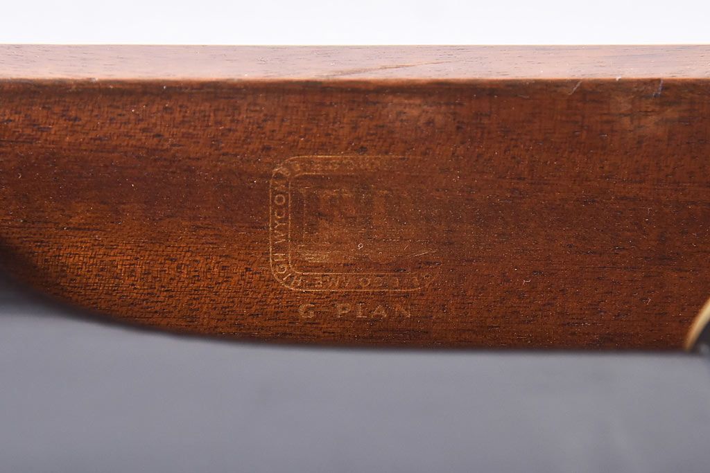 北欧家具　G-PLAN(ジープラン)　BBシリーズ(Black&Brass)のキャビネット(収納棚、サイドキャビネット)