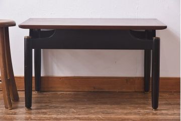 ヴィンテージ家具　G-plan(ジープラン)　北欧ビンテージ　チーク材　BBシリーズ　スタイリッシュなサイドテーブル(コーヒーテーブル)(1)
