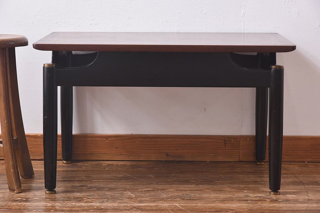 ヴィンテージ家具　G-plan(ジープラン)　北欧ビンテージ　チーク材　BBシリーズ　スタイリッシュなサイドテーブル(コーヒーテーブル)(1)