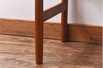 北欧家具　チーク材が温かみを感じさせるスツール(オットマン、椅子、クッションチェア)