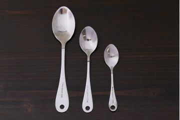 アンティーク雑貨　イギリスビンテージ　スタイリッシュなメジャースプーン(ティースプーン)3本セット