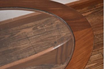 ヴィンテージ家具　G-plan(ジープラン)　北欧ビンテージ　チーク材　ガラストップがおしゃれなコーヒーテーブル(センターテーブル)(1)