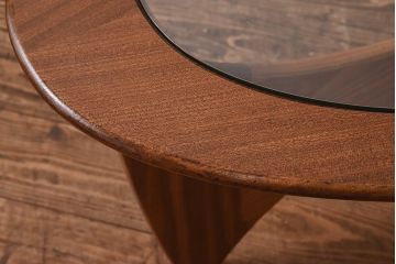 ヴィンテージ家具　G-plan(ジープラン)　北欧ビンテージ　チーク材　ガラストップがおしゃれなコーヒーテーブル(センターテーブル)(1)