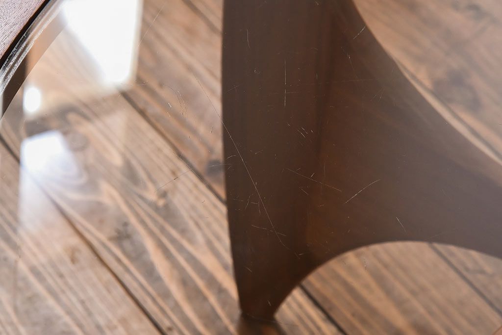 ヴィンテージ家具　G-plan(ジープラン)　北欧ビンテージ　チーク材　ガラストップがおしゃれなコーヒーテーブル(センターテーブル)(1)