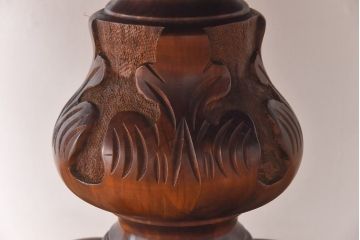 イタリア製　中古　象嵌入りの優雅なダイニングテーブル