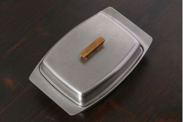 アンティーク雑貨　イギリスビンテージ　異素材の組み合わせが格好いいバターケース(バターディッシュ)