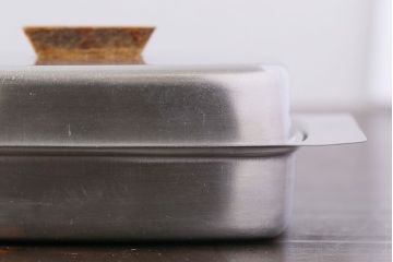アンティーク雑貨　イギリスビンテージ　異素材の組み合わせが格好いいバターケース(バターディッシュ)