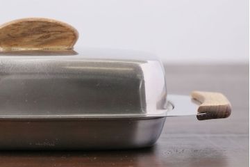 イギリスビンテージ　丸みを帯びたつまみが可愛らしい蓋付き長皿(トレー)