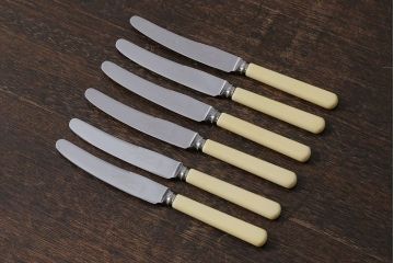 アンティーク雑貨　イギリスビンテージ　SHEFFIELD(シェフィールド)　様々な食器と馴染みやすいバターナイフ6本セット