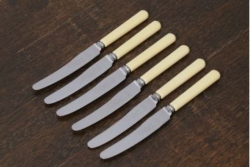 アンティーク雑貨　イギリスビンテージ　SHEFFIELD(シェフィールド)　様々な食器と馴染みやすいバターナイフ6本セット