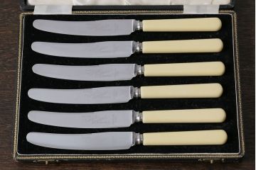 アンティーク雑貨　イギリスビンテージ　SHEFFIELD(シェフィールド)　様々な食器と馴染みやすいバターナイフ6本セット
