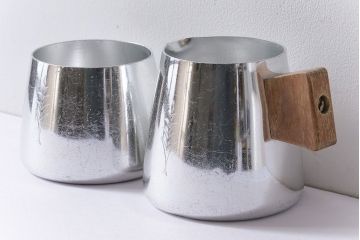 アンティーク雑貨　イギリス　SONA　木製の取っ手が可愛らしいミルクジャグ&シュガーポットセット(クリーマー、シュガーボウル)