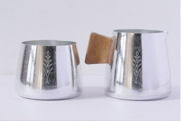 アンティーク雑貨　イギリス　SONA　木製の取っ手が可愛らしいミルクジャグ&シュガーポットセット(クリーマー、シュガーボウル)