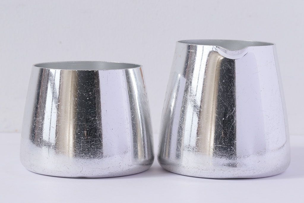 アンティーク雑貨　イギリス　SONA　木製の取っ手が可愛らしいミルクジャグ&シュガーポットセット(クリーマー、シュガーボウル)