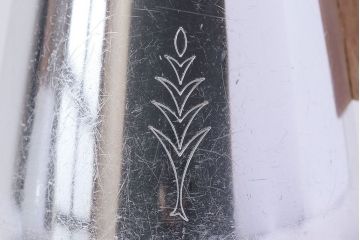 アンティーク雑貨　イギリス　SONA　木製の取っ手が可愛らしいミルクジャグ&シュガーポットセット(クリーマー、シュガーボウル)