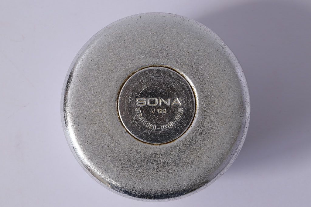 アンティーク雑貨　イギリス　SONA　木製の取っ手が可愛らしいミルクジャグ&シュガーポットセット(クリーマー、シュガーボウル)