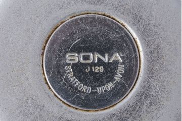 アンティーク雑貨　イギリス　SONA　木製の取っ手が可愛らしいミルクジャグ&シュガーポットセット(クリーマー、シュガーボウル)