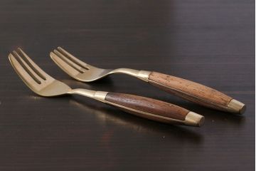 イギリスビンテージ　味のある木製持ち手のフォーク(カトラリー)2本セット