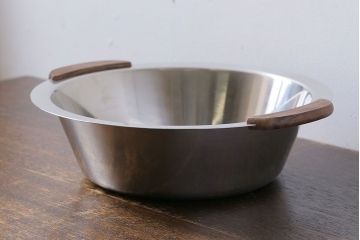 アンティーク雑貨　北欧ビンテージ　デンマーク製　木の取っ手が魅力のステンレスボウル(お皿)