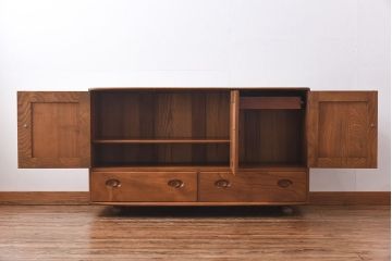 ヴィンテージ家具　イギリスビンテージ　楡材　ERCOL(アーコール)のキャスター付きサイドボード(収納棚、キャビネット)