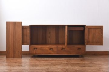ヴィンテージ家具　イギリスビンテージ　楡材　ERCOL(アーコール)のキャスター付きサイドボード(収納棚、キャビネット)