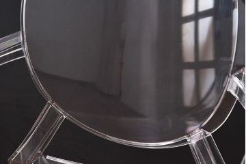 中古　Kartell(カルテル)　Louis Ghost(ルイ・ゴースト)　アームチェア(椅子)(定価約4万6千円)