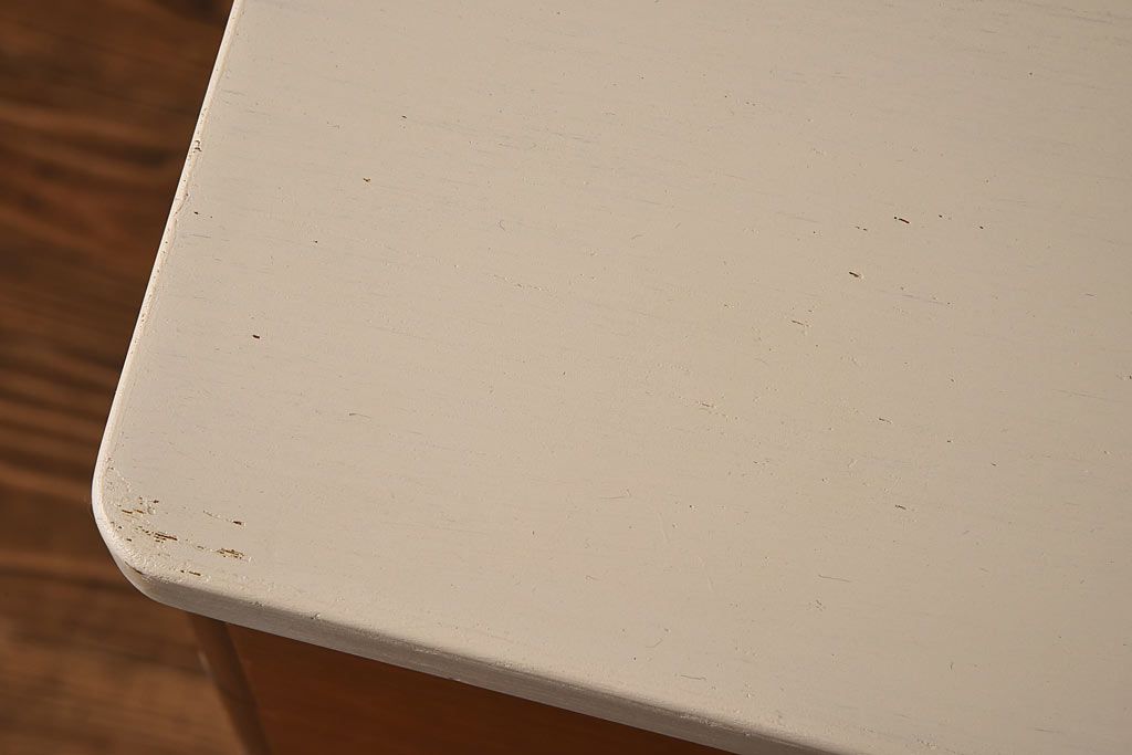 北欧ビンテージ家具　アンティーク風ペイントが魅力の3段チェスト(サイドチェスト、引き出し)