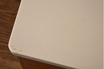 北欧ビンテージ家具　アンティーク風ペイントが魅力の3段チェスト(サイドチェスト、引き出し)