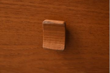 北欧ビンテージ家具　アンティーク風ペイントが魅力の3段チェスト(サイドチェスト、引き出し)