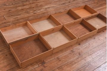 アンティーク家具　イギリスアンティーク　蛇腹式の扉が個性的なファイリングキャビネット(書類ケース、チェスト)