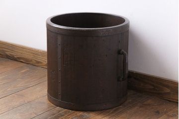アンティーク雑貨　古民具・骨董　味わいのある趣が魅力的な一斗枡(鉢カバー)