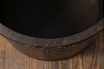 アンティーク雑貨　古民具・骨董　味わいのある趣が魅力的な一斗枡(鉢カバー)