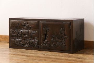 中古　伝統工芸　日光彫り　美しい意匠の小箪笥(小引き出し、収納箱)
