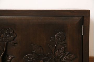 中古　伝統工芸　日光彫り　美しい意匠の小箪笥(小引き出し、収納箱)