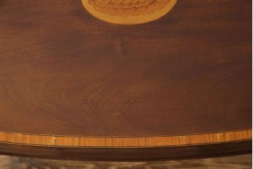 アンティーク家具　イギリスアンティーク　ウォールナット材　クラシカルなコンソールテーブル(引き出し、飾り台、サイドテーブル)