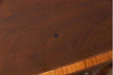 アンティーク家具　イギリスアンティーク　ウォールナット材　クラシカルなコンソールテーブル(引き出し、飾り台、サイドテーブル)