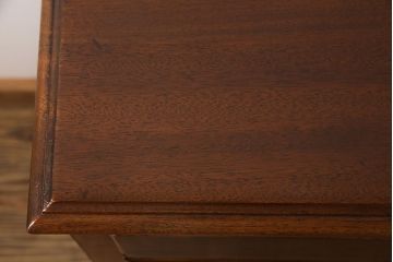 アンティーク家具　イギリスアンティーク　ウォールナット材　シンプルながらも上品なサイドキャビネット