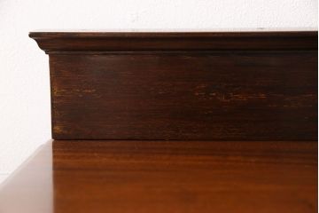 アンティーク家具　イギリスアンティーク　ウォールナット材　シンプルながらも上品なサイドキャビネット