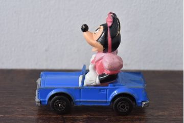 アンティーク雑貨　LESNEY社(レズニー)　matchbox(マッチボックス)　ディズニーシリーズ　NO.4　ミニー　ミニカー(おもちゃ)