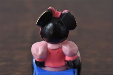 アンティーク雑貨　LESNEY社(レズニー)　matchbox(マッチボックス)　ディズニーシリーズ　NO.4　ミニー　ミニカー(おもちゃ)