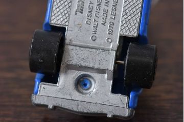 アンティーク雑貨　LESNEY社(レズニー)　matchbox(マッチボックス)　ディズニーシリーズ　NO.4　ミニー　ミニカー(おもちゃ)