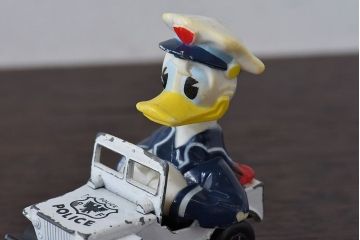 アンティーク雑貨　LESNEY社(レズニー)　matchbox(マッチボックス)　ディズニーシリーズ　NO.6　ドナルドダック　ミニカー(おもちゃ)