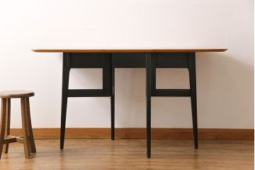 ヴィンテージ家具　北欧ビンテージ　チーク材　おしゃれなデザインのバタフライテーブル(ダイニングテーブル、エクステンションテーブル)