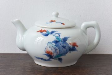 アンティーク雑貨　今泉今右衛門　柘榴文があしらわれた上品な急須(ティーポット)