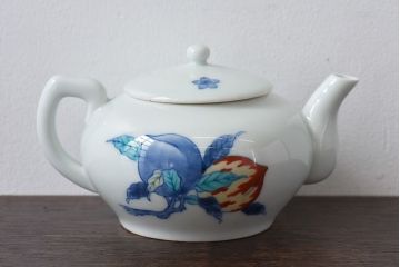 アンティーク雑貨　今泉今右衛門　柘榴文があしらわれた上品な急須(ティーポット)