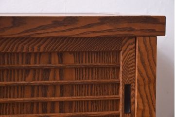 江戸指物　摺り漆(拭き漆)　総無垢　独特な木目が目を引くタモ材の小箪笥(サイドボード、箪笥、収納棚)(定価約60万円)