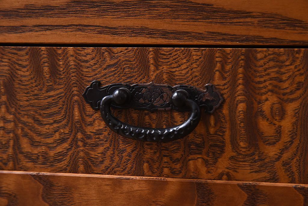 江戸指物　摺り漆(拭き漆)　総無垢　独特な木目が目を引くタモ材の小箪笥(サイドボード、箪笥、収納棚)(定価約60万円)