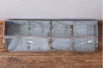 レトロ家具　昭和レトロ　錆のある風合いが魅力的なブリキガラスケース(ショーケース、飾り棚)(1)