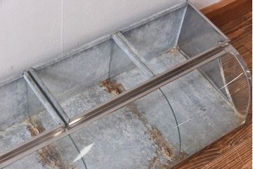 レトロ家具　昭和レトロ　錆のある風合いが魅力的なブリキガラスケース(ショーケース、飾り棚)(1)