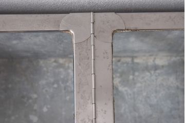 レトロ家具　昭和レトロ　錆のある風合いが魅力的なブリキガラスケース(ショーケース、飾り棚)(1)